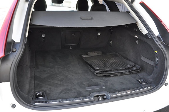 Volvo V90 Cross Country 8 of 13