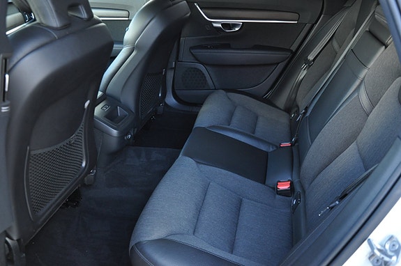 Volvo V90 Cross Country 13 of 13