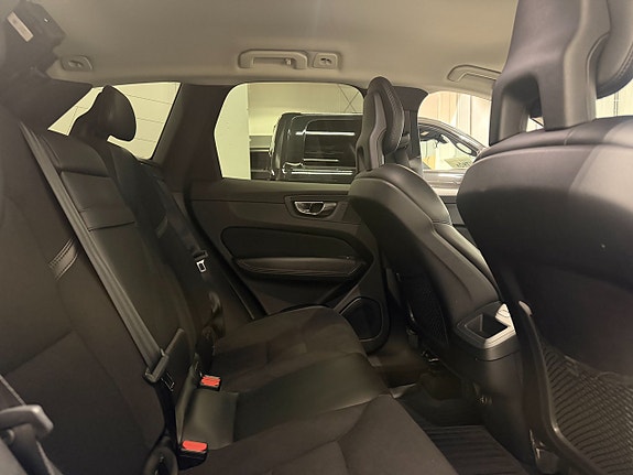 Volvo XC60 15 of 30