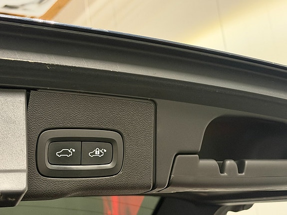Volvo XC60 18 of 30