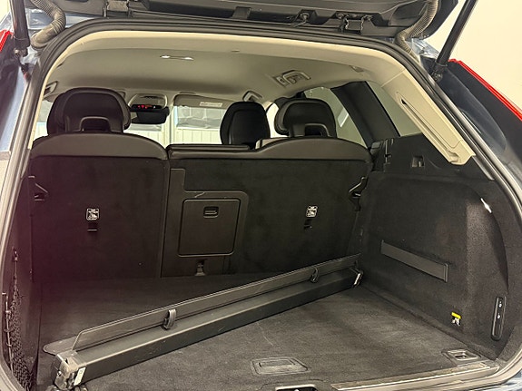 Volvo XC60 17 of 30