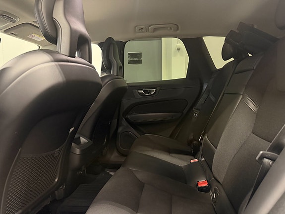 Volvo XC60 16 of 30