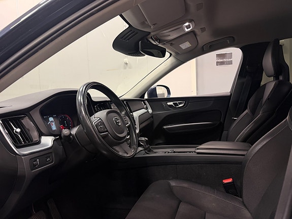 Volvo XC60 13 of 30