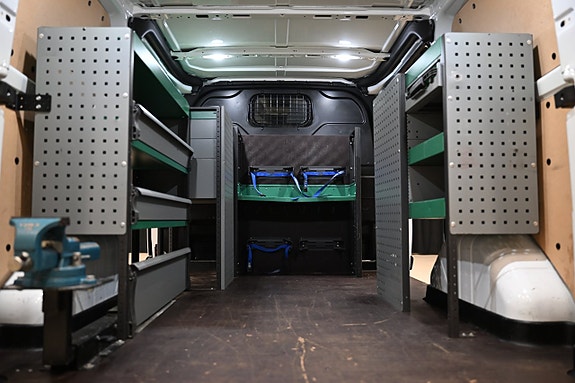 Ford Transit Custom 10 of 30