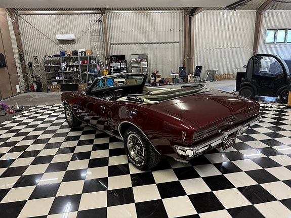 Pontiac Firebird 4 of 5