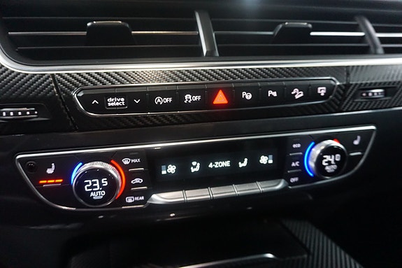 Audi SQ7 28 of 30