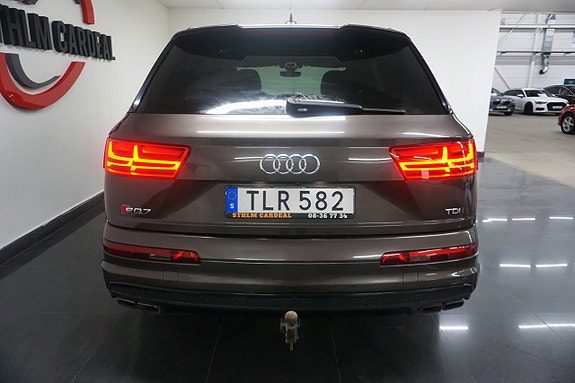 Audi SQ7 4 of 5