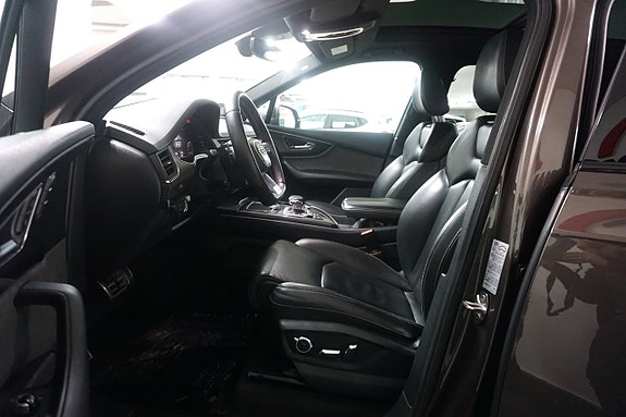 Audi SQ7 7 of 30