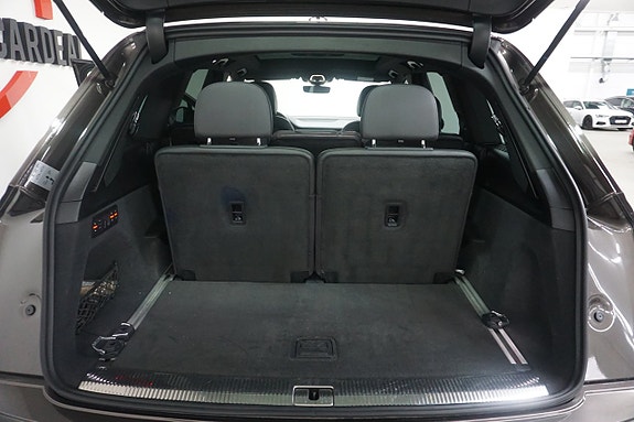 Audi SQ7 10 of 30