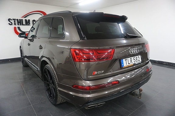 Audi SQ7 3 of 5