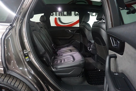 Audi SQ7 12 of 30