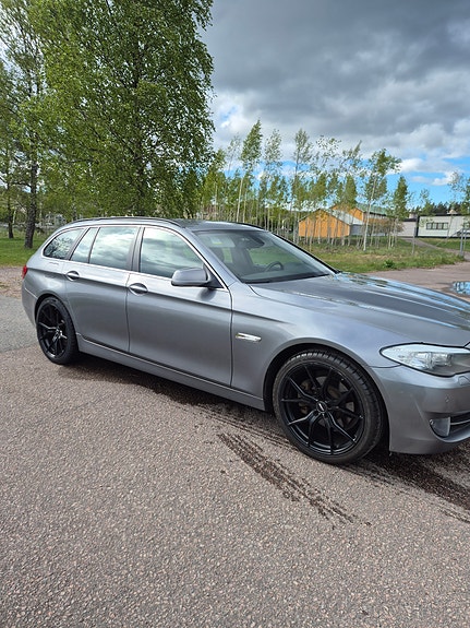 BMW 520d 2 of 4