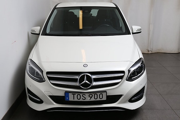 Mercedes-Benz B180 d 4 of 5