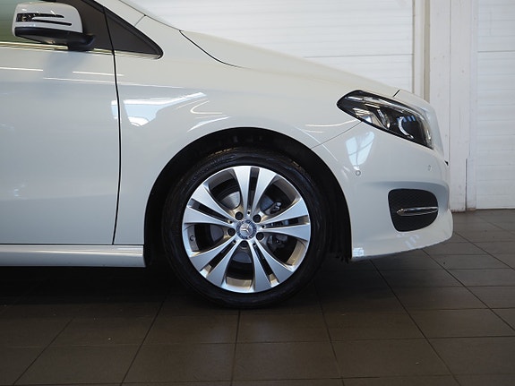 Mercedes-Benz B180 d 8 of 24