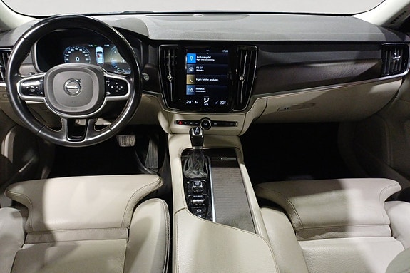 Volvo V90 Cross Country 11 of 17