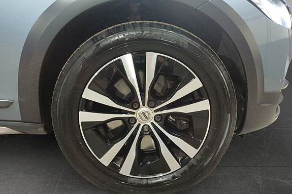 Volvo V90 Cross Country 16 of 17