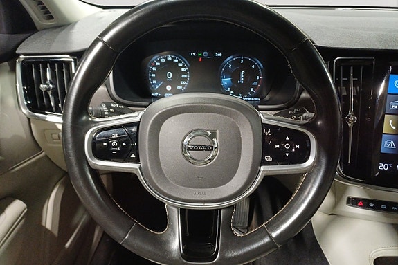 Volvo V90 Cross Country 13 of 17