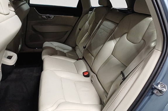 Volvo V90 Cross Country 14 of 17