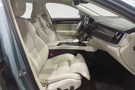 Volvo V90 Cross Country 15 of 17