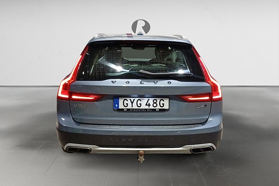 Volvo V90 Cross Country 6 of 17