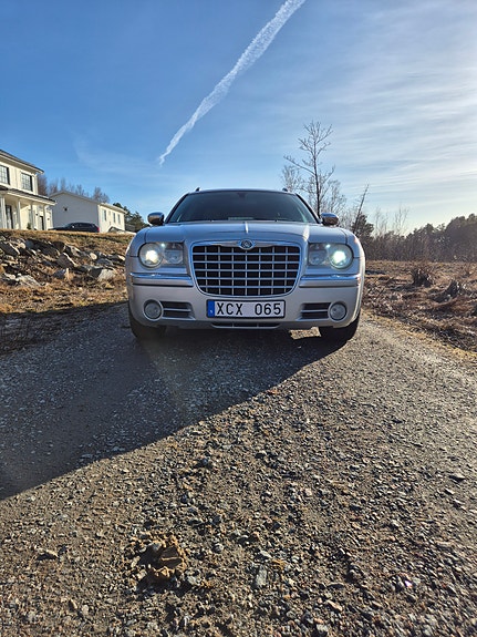 Chrysler 300C 7 of 7