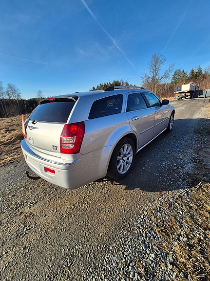 Chrysler 300C 4 of 7