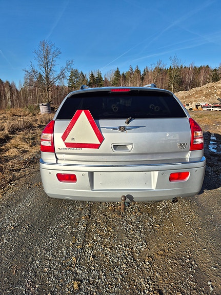 Chrysler 300C 6 of 7