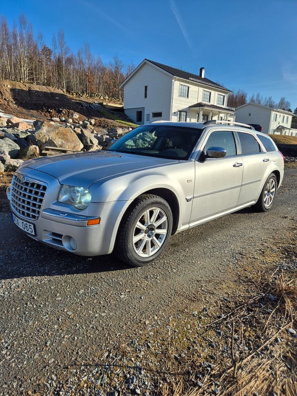 Chrysler 300C 3 of 7