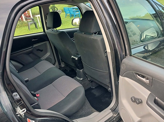 Suzuki SX4 11 of 14