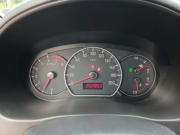 Suzuki SX4 8 of 14