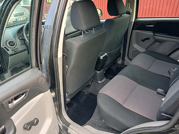 Suzuki SX4 13 of 14