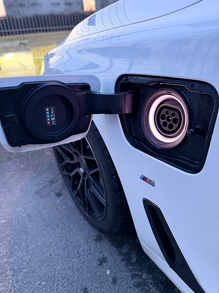 BMW 740e 16 of 19
