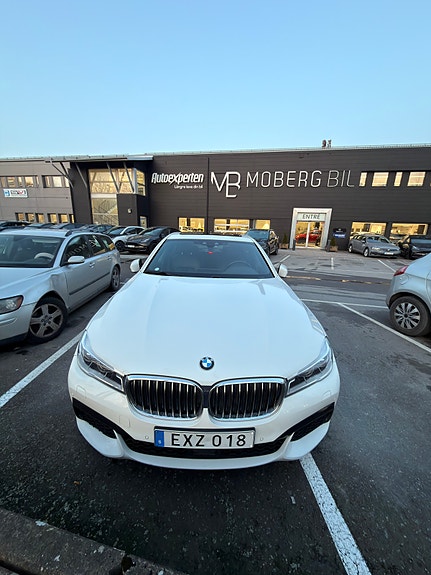 BMW 740e 8 of 19