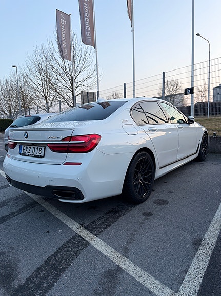 BMW 740e 7 of 19