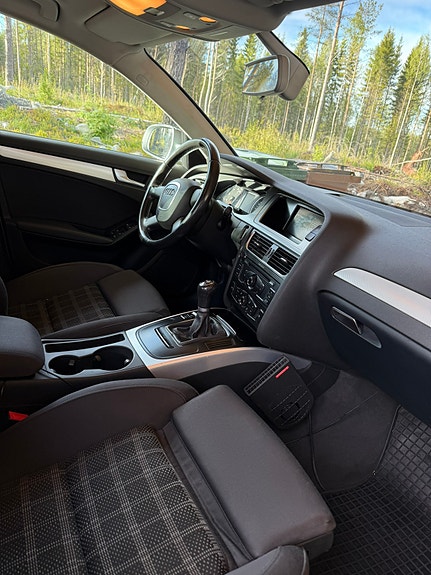 Audi A4 6 of 12