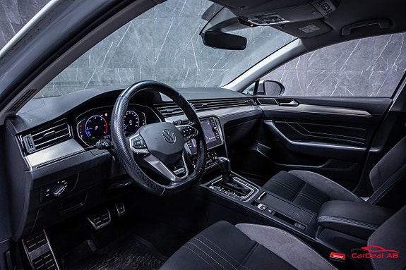 Volkswagen Passat Alltrack 11 of 27