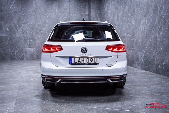 Volkswagen Passat Alltrack 6 of 27