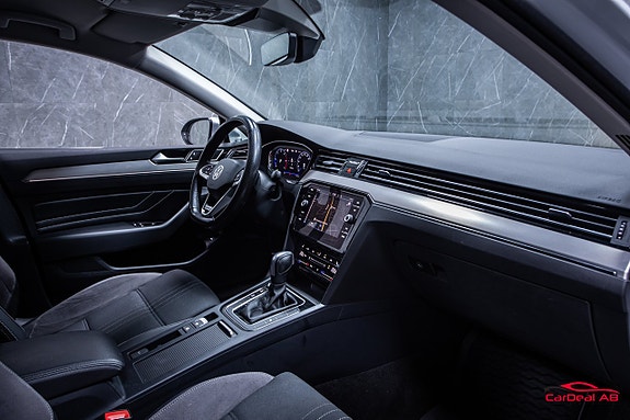 Volkswagen Passat Alltrack 14 of 27