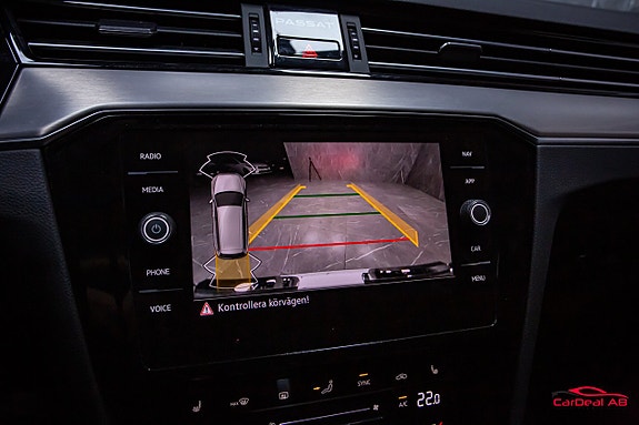 Volkswagen Passat Alltrack 24 of 27