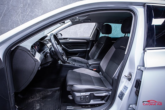 Volkswagen Passat Alltrack 10 of 27