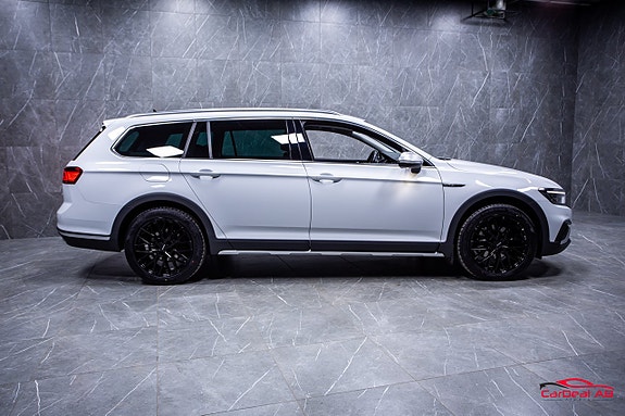 Volkswagen Passat Alltrack 8 of 27