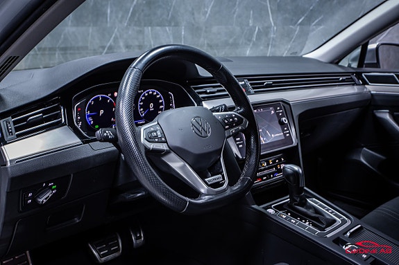 Volkswagen Passat Alltrack 12 of 27