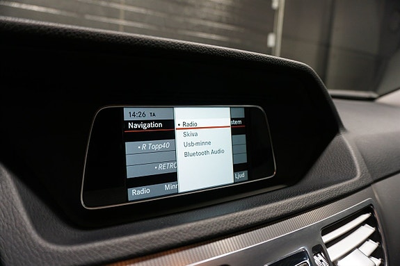Mercedes-Benz E220 17 of 25