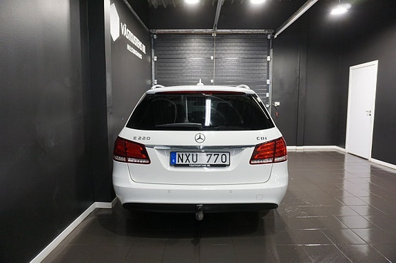 Mercedes-Benz E220 6 of 25