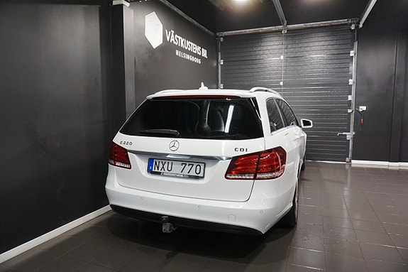 Mercedes-Benz E220 5 of 25