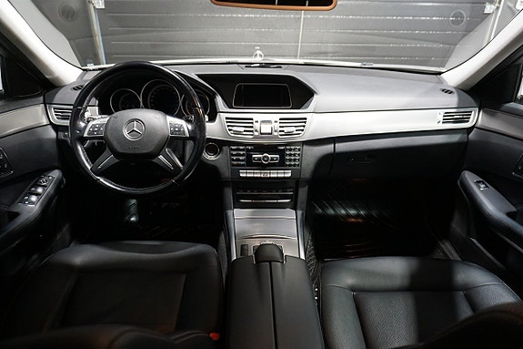 Mercedes-Benz E220 12 of 25
