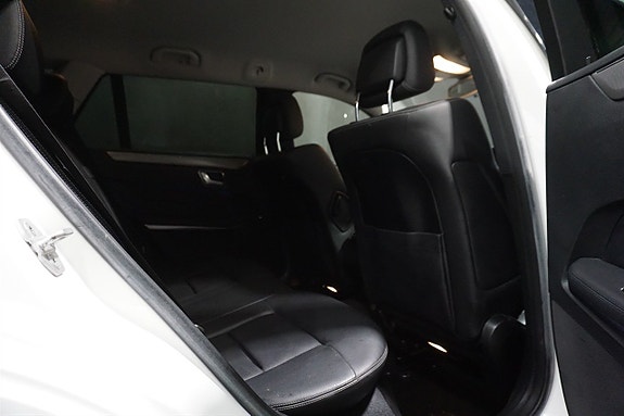 Mercedes-Benz E220 10 of 25