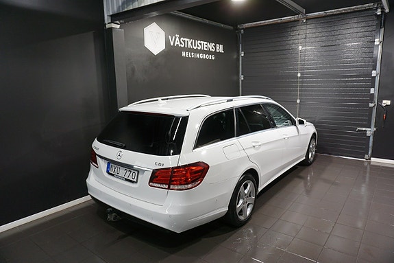 Mercedes-Benz E220 8 of 25