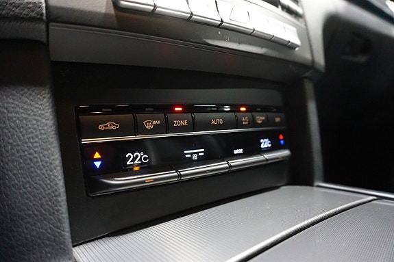 Mercedes-Benz E220 14 of 25
