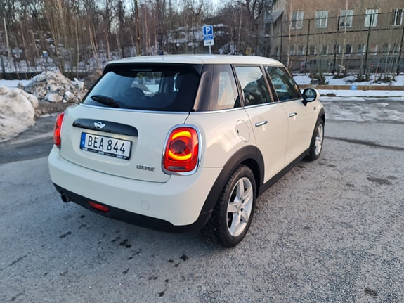 MINI Cooper 5 of 5